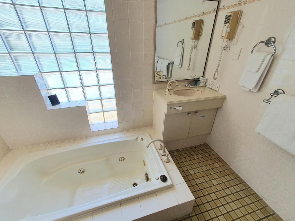 Mcnevins Maryborough Motel Bagian luar foto