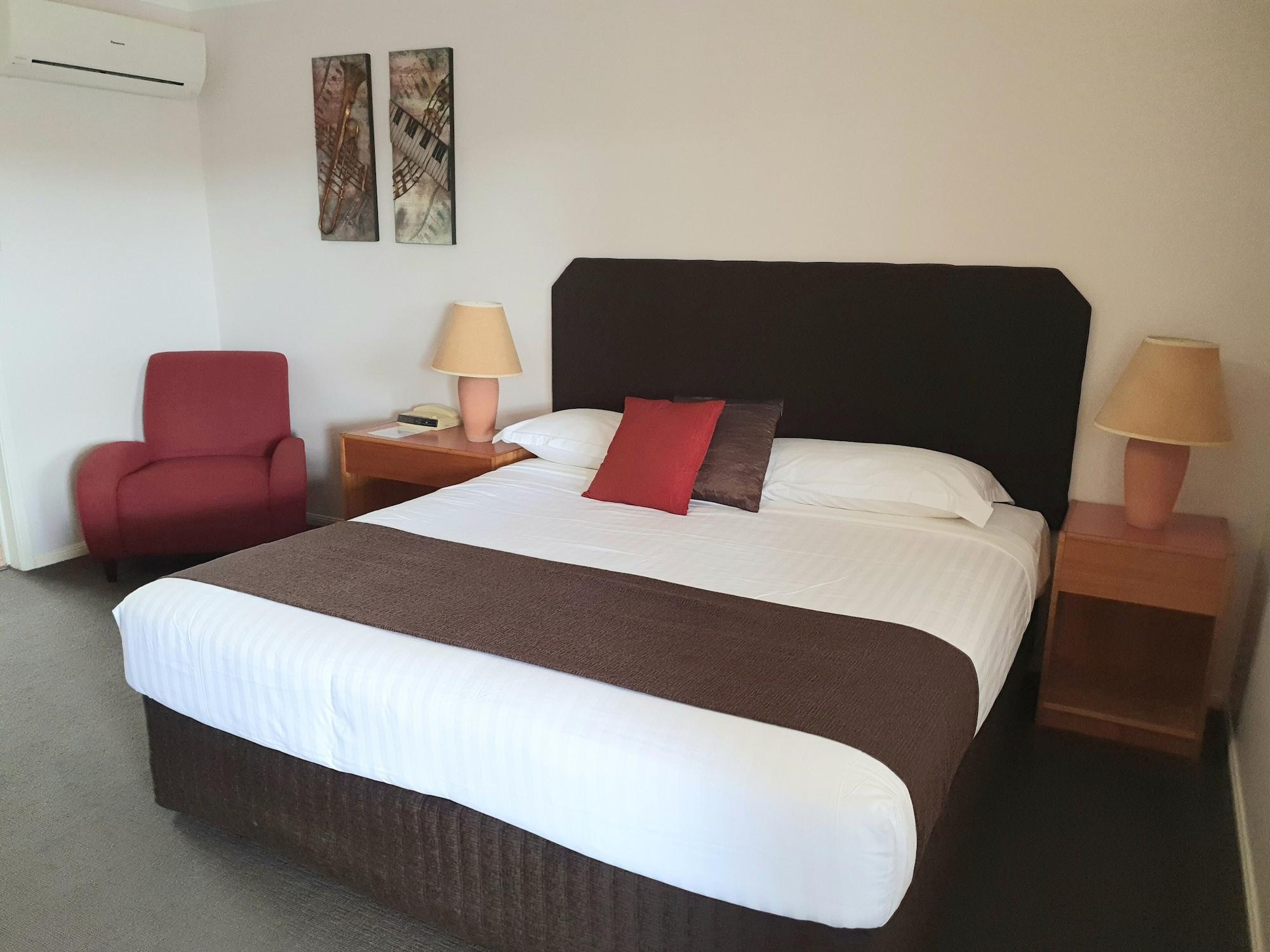 Mcnevins Maryborough Motel Bagian luar foto