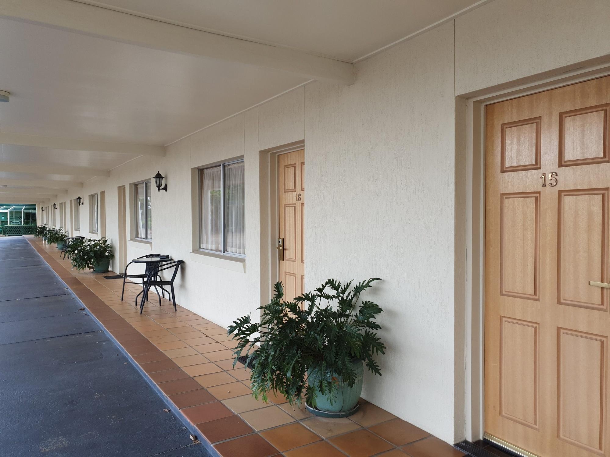Mcnevins Maryborough Motel Bagian luar foto