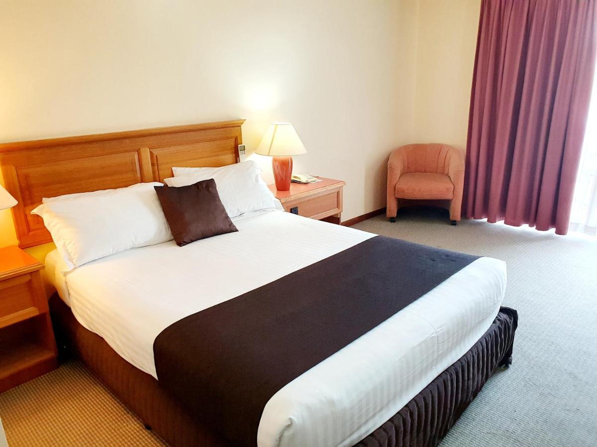 Mcnevins Maryborough Motel Bagian luar foto