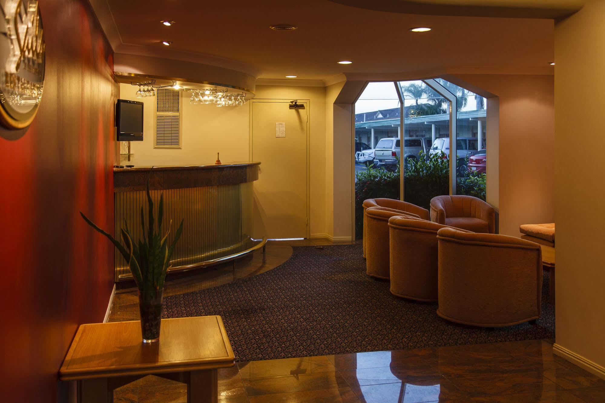 Mcnevins Maryborough Motel Bagian luar foto